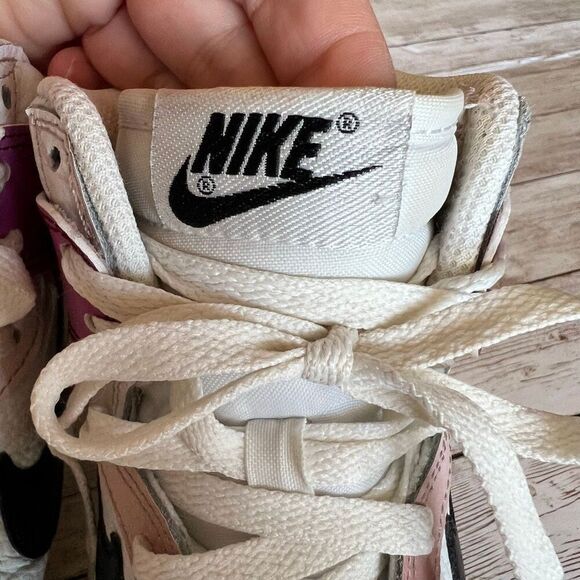 NIKE Dunk High Women’s 9 Summit White Black Red FD0802-100 Shoes Trainers - Picture 8 of 15